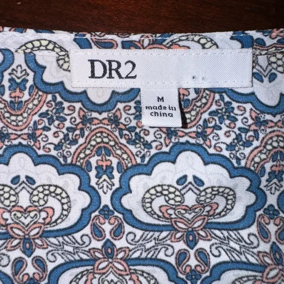 DR2 Women’s Medium Mosaic Print Cinched V-Neck Blouse Short Sleeve Top - Picture 8 of 12